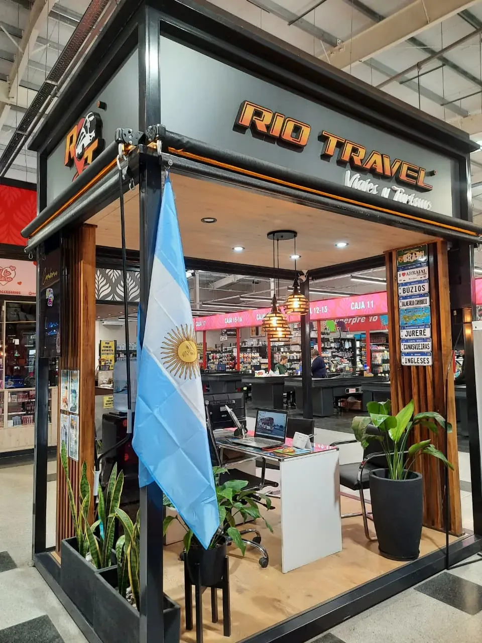 Frente del stand de Rio Travel